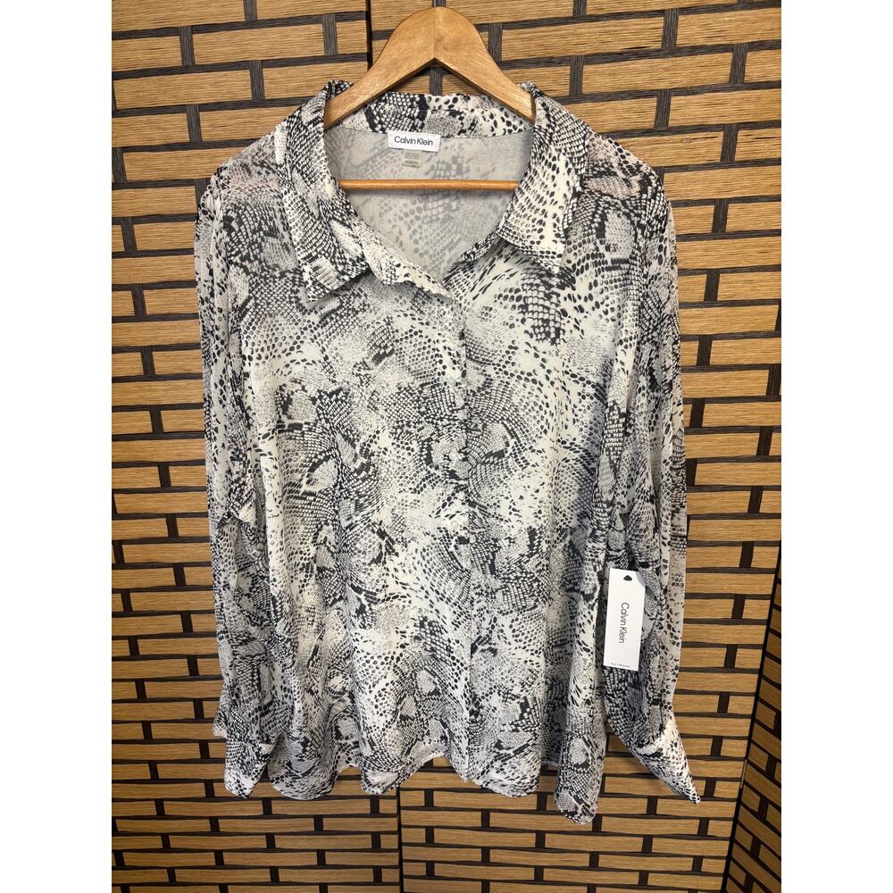Calvin Klein White And Gray Snakeskin Print Button Down Blouse Size 3X